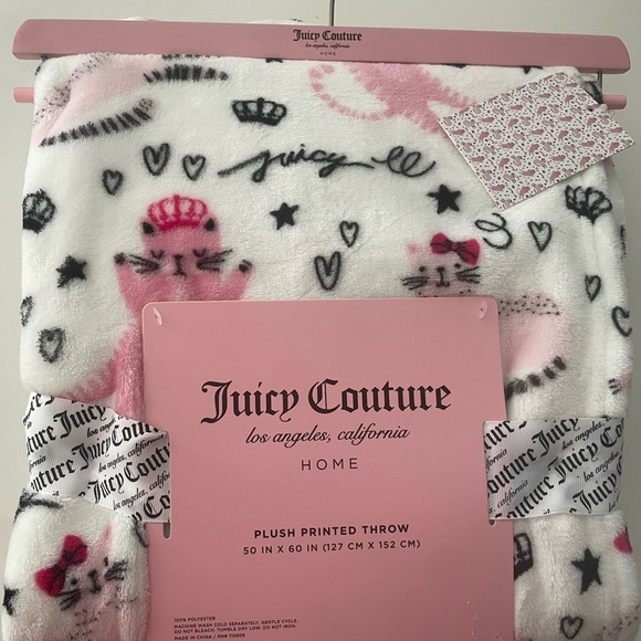 Juicy Couture🐈‍⬛ plush throw blanket of princess cats 50in x60in - Picture 1 of 5
